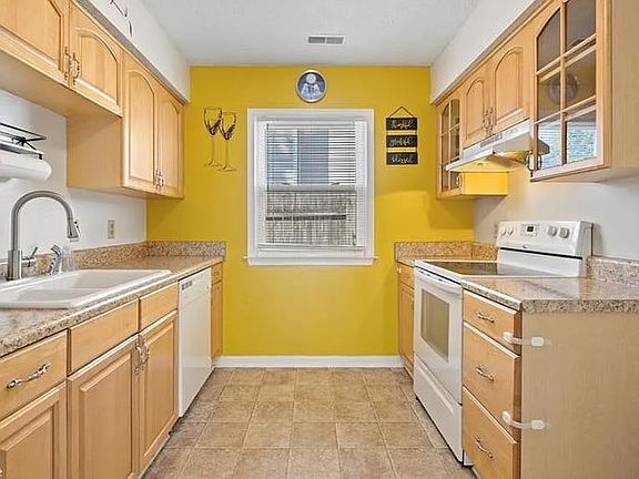 4th image of 3885 Topaz Ln
