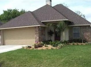 122 Country Village Dr, Youngsville, LA 70592
