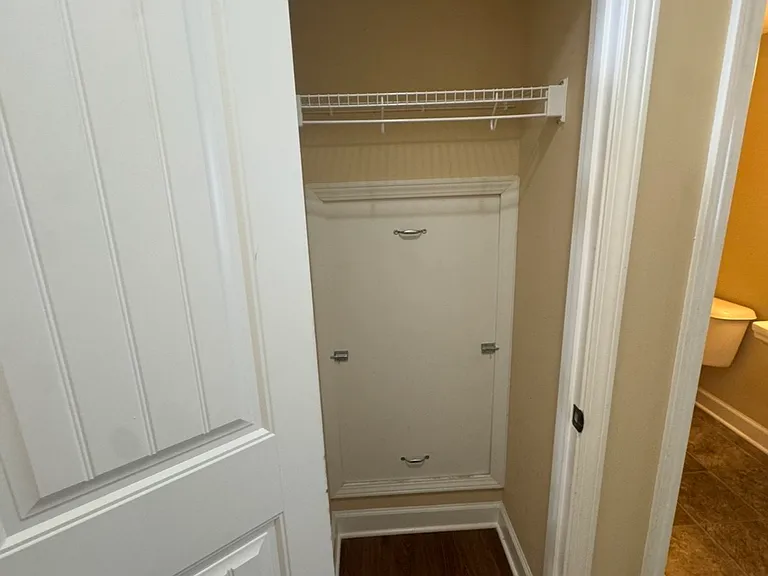 111 Castanet Ct — Photo 7