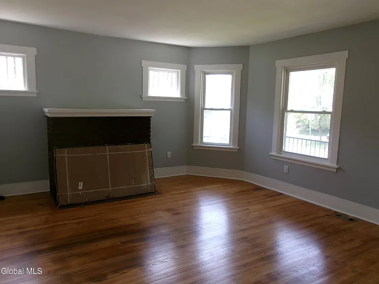 1338 Parkwood Blvd — Photo 6