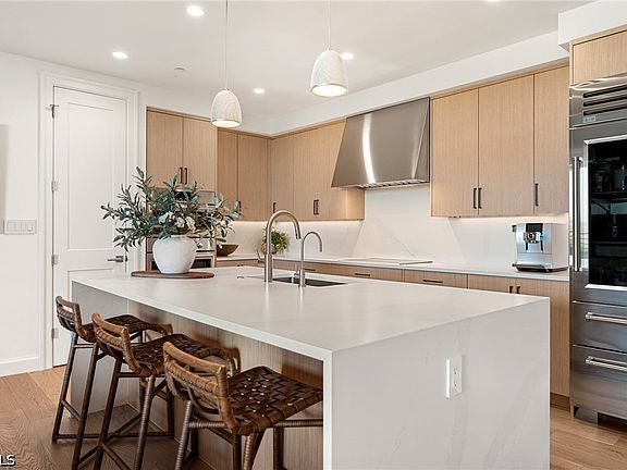 4th image of 1115 Central Ave #443