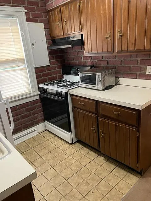 1 bed, 744 sqft, $2,500 — Photo 3