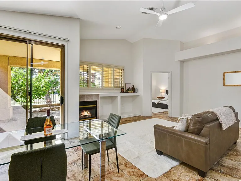 3247 E Maldonado Dr — Photo 2