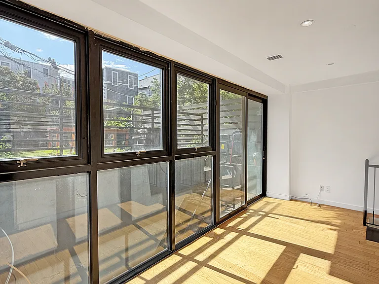 90 Clermont Ave #1L — Photo 3