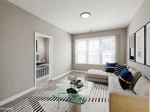 3rd image of 522 W 81st St Unit 2