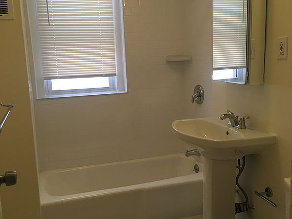 3rd image of 14 Parkway Rd #4