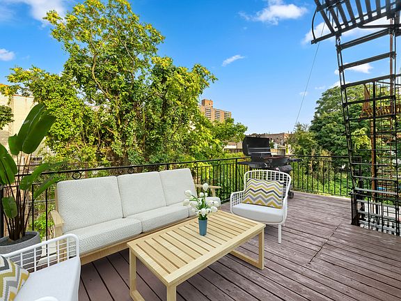 4th image of 11 Roosevelt Pl #2