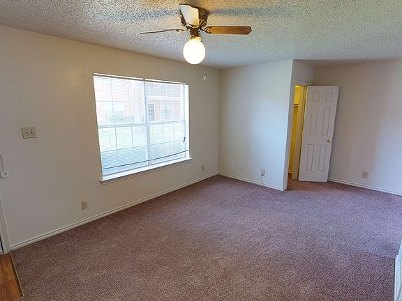3rd image of 922-926 Cleveland St #8