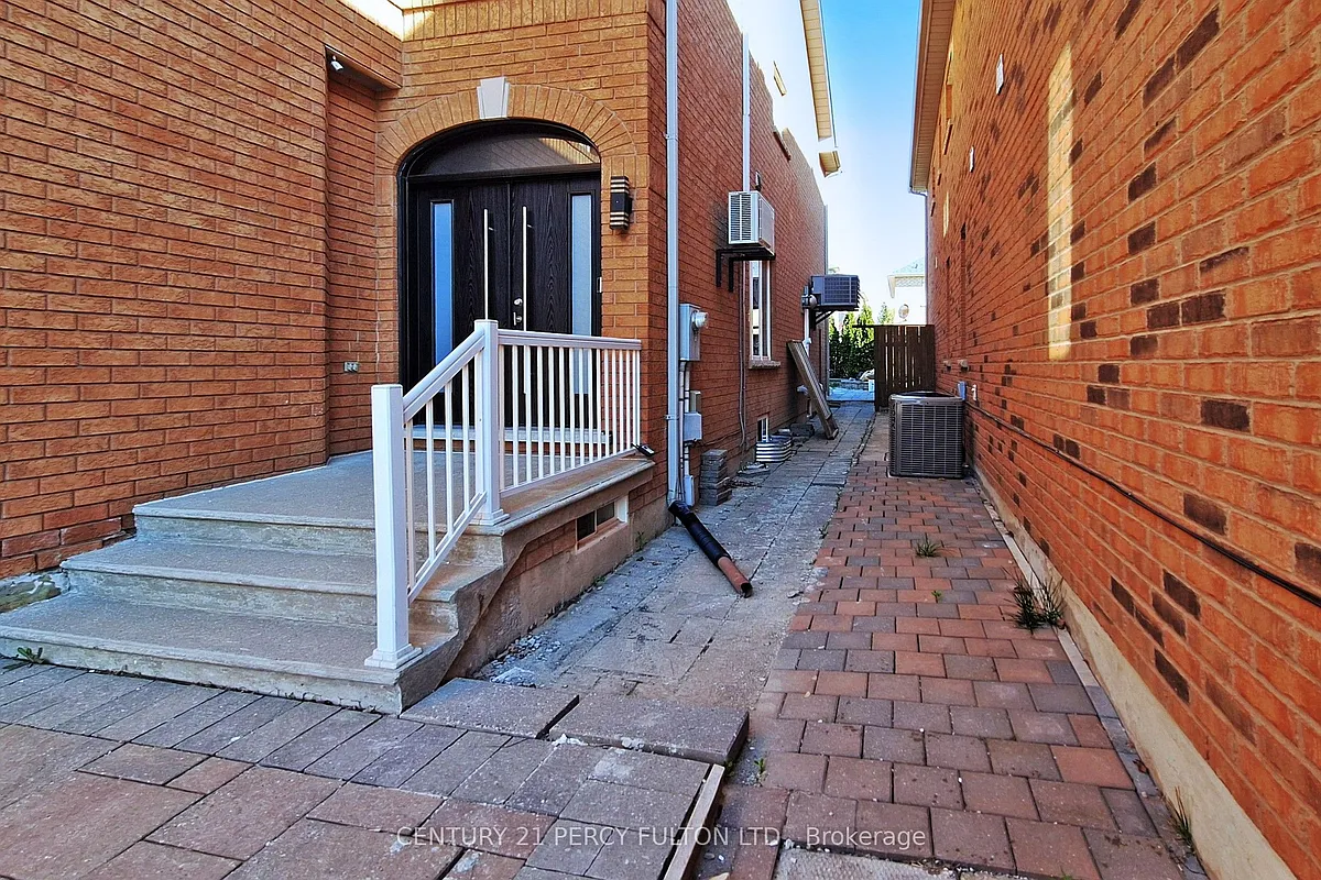 Building Photo - 47 Sapphire Dr #BASEMENT