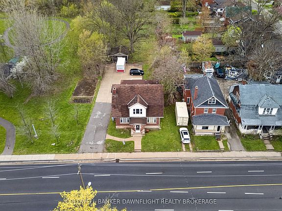 2nd image of 193 Wharncliffe Rd S