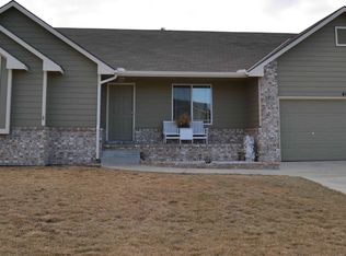 409 Homewood Ln, Newton, KS 67114