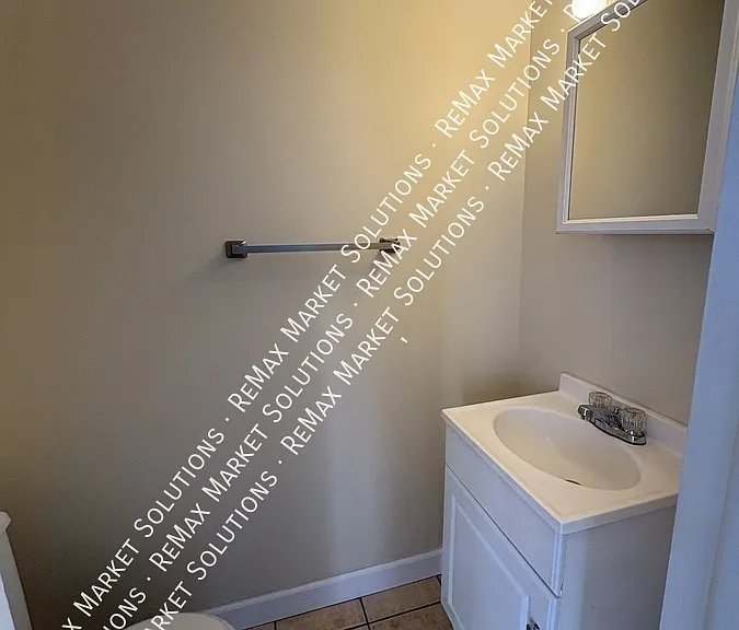 2398 Echo Valley Dr — Photo 4