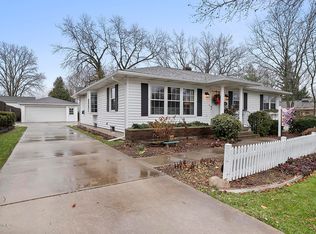 1938 Sherwood Dr SE, Grand Rapids, MI 49506