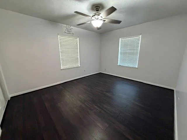 402 Dunwick Ln — Photo 18