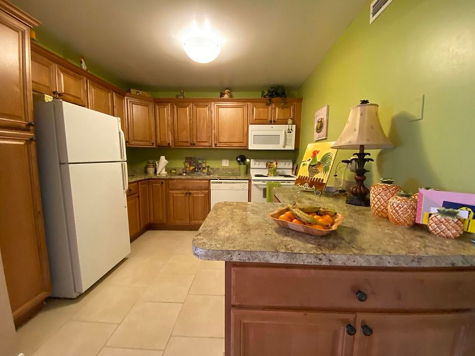 1st image of 111 Wellington Cir #B-1110