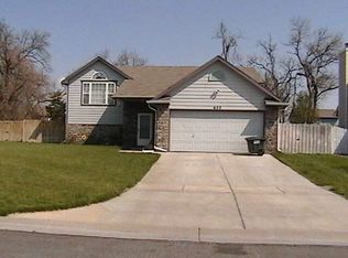 622 High Plains Cir, Maize, KS 67101