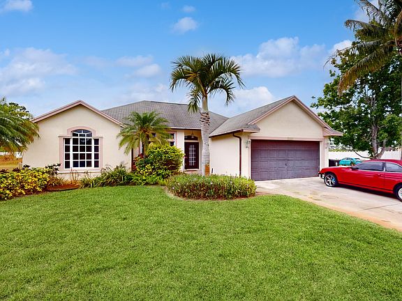 3rd image of 2426 SW Savage Boulevard