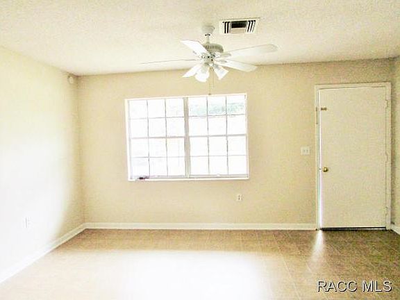 4th image of 2225 W Greenway Pl