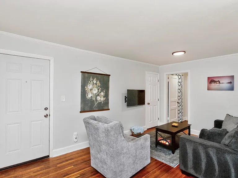 1911 Moran Ave #B — Photo 5