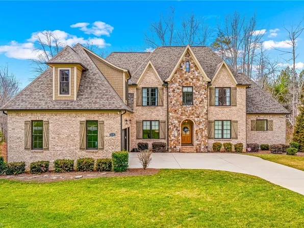 5698 Snow Hill Dr, Summerfield, NC 27358