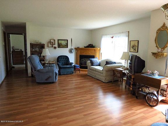 5th image of 602 8th St W