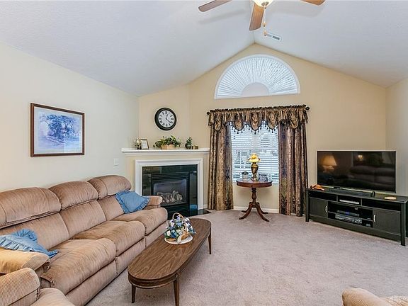 5th image of 4708 Cobblestone Dr