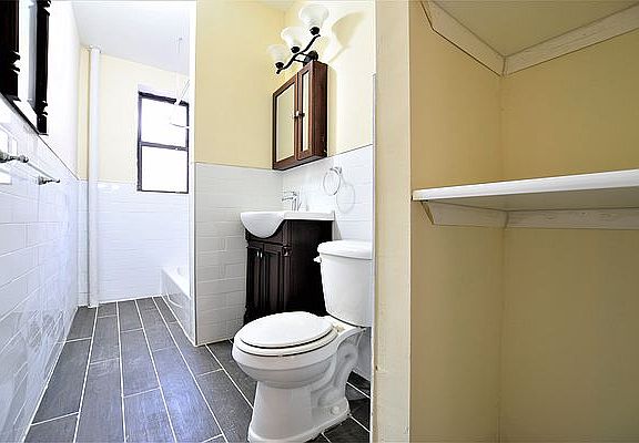 4th image of 959 Carroll St APT B4