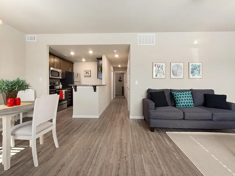 K-Ten Place Apartments — Photo 9