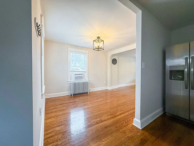 412 1st Ave — Photo 8