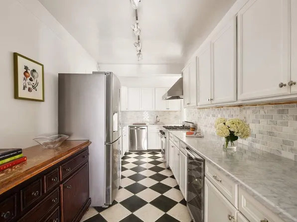 320 Central Park West image 4 of 8