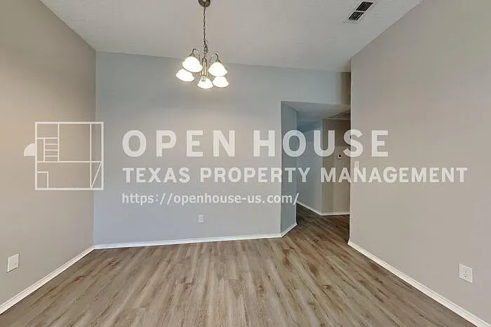 4066 Tulip Tree Dr — Photo 6