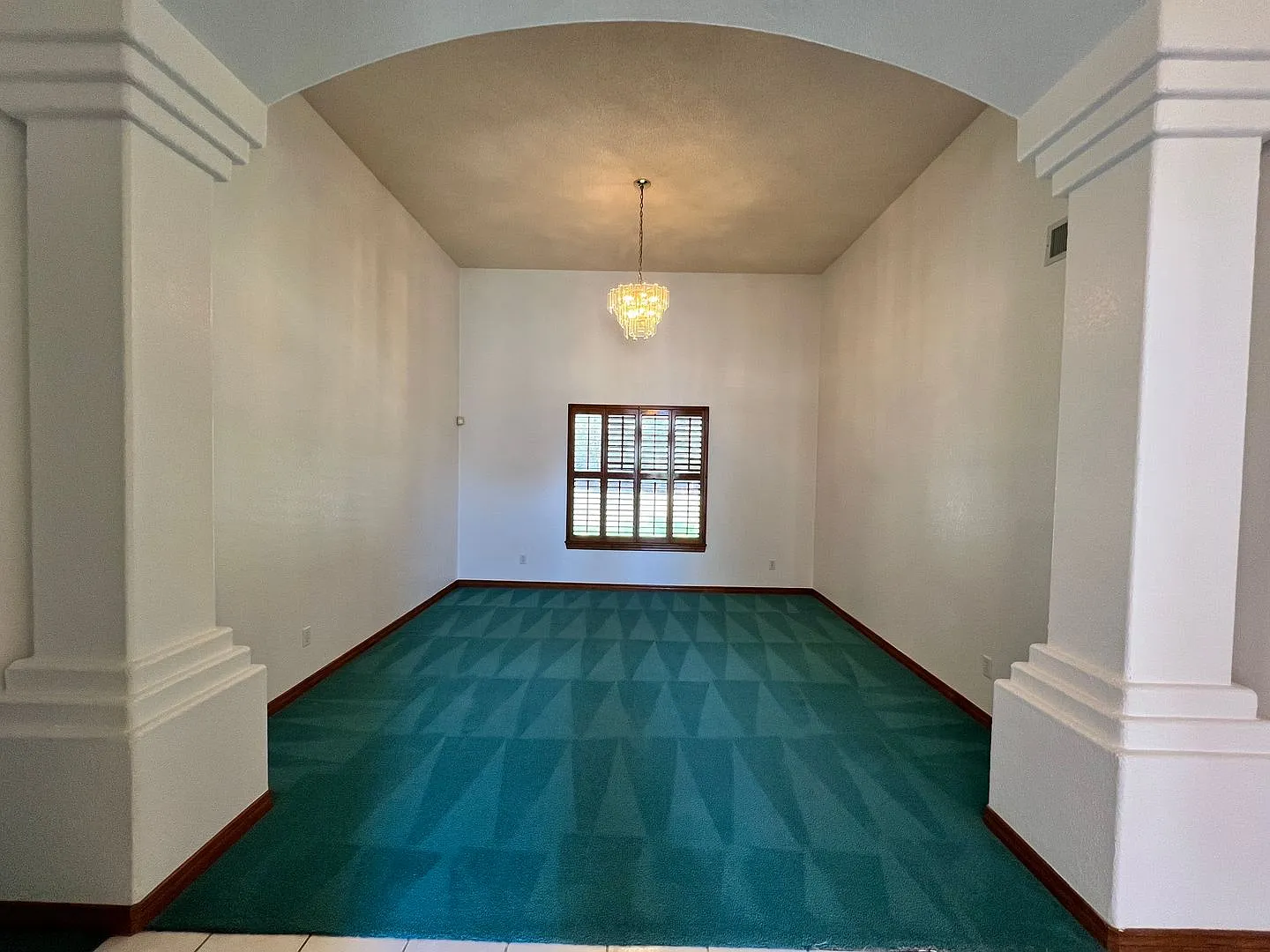 Elegant Westside Gem with Spacious Living and Exceptional Location — Photo 4