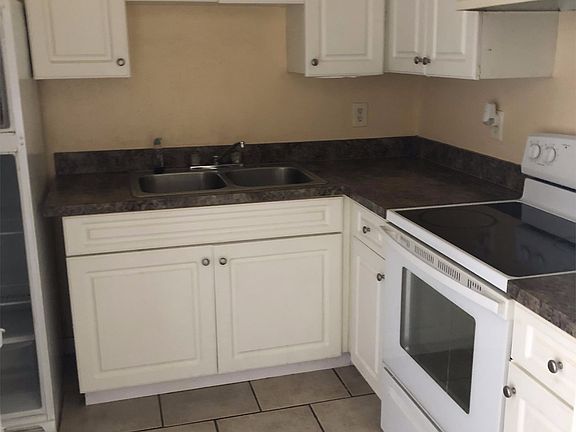4th image of 4064 Halifax Dr APT 12