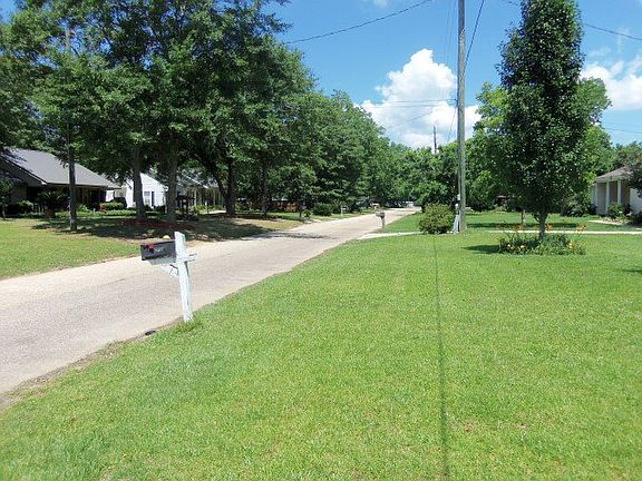 2nd image of 2704 Brentwood Dr