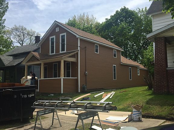 2nd image of 822 Hovey St SW