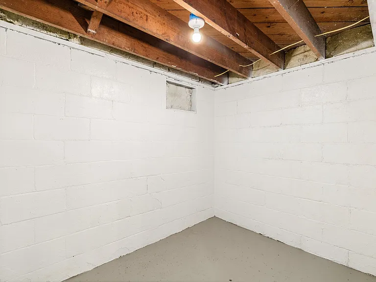 2215 Dresden St — Photo 32
