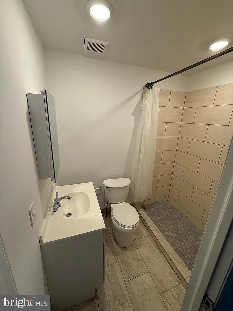 1 bed, 1.0 bath, 1000 sqft, $1,000 — Photo 3
