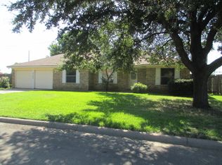 7132 Meadow Park Dr N, North Richland Hills, TX 76180