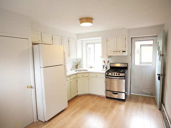 5th image of 756 S Darien St