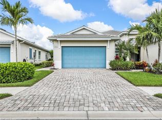 8841 Saint Lucia Dr, Naples, FL 34114