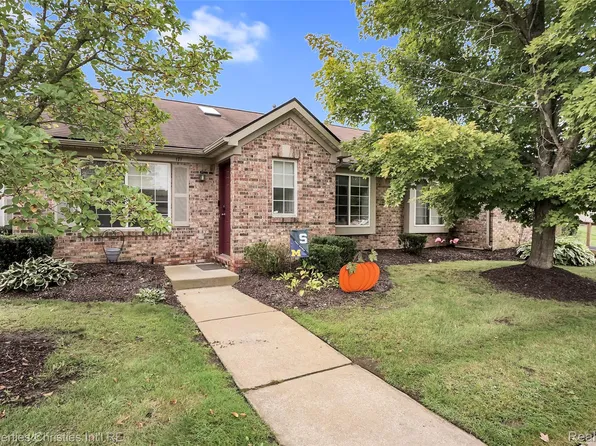 171 Countryside Ln, Highland, MI 48357