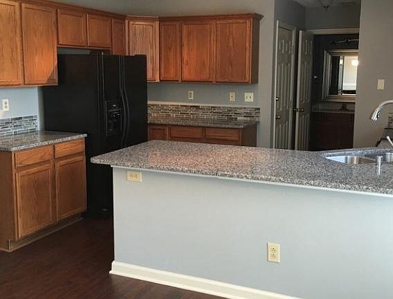 4th image of 2232 Cornerstone Dr