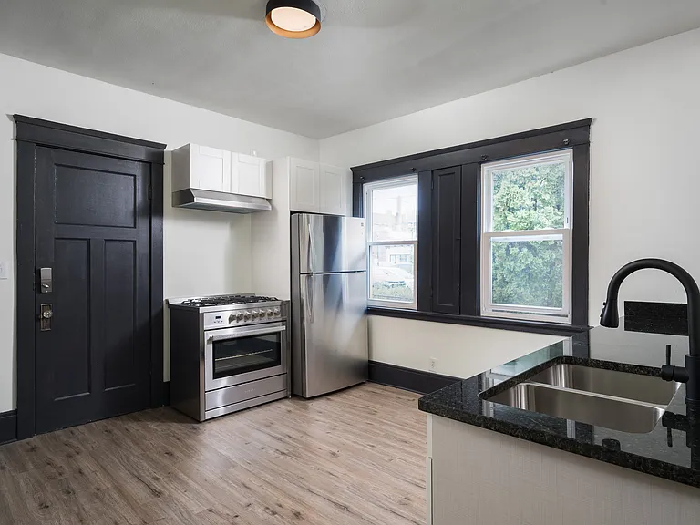 2914 N Bartlett Ave — Photo 8