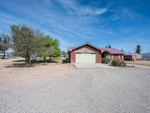 3rd image of 38 Meadowland Rd