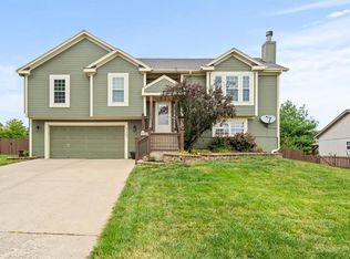 21280 W 226th St, Spring Hill, KS 66083