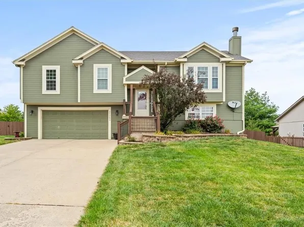 21280 W 226th St, Spring Hill, KS 66083