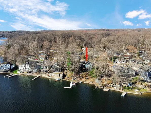 1210 Edgewater Beach Rd, Valparaiso, IN 46383