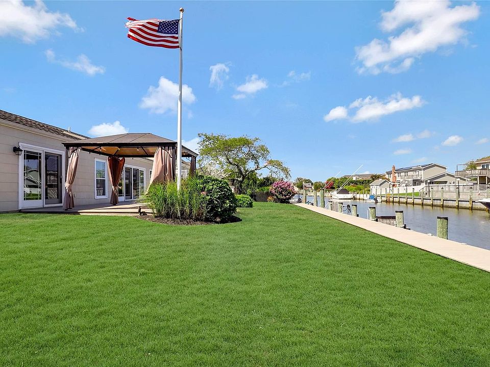 3 Harbor Ct, Copiague, NY 11726 MLS 3425759 Zillow