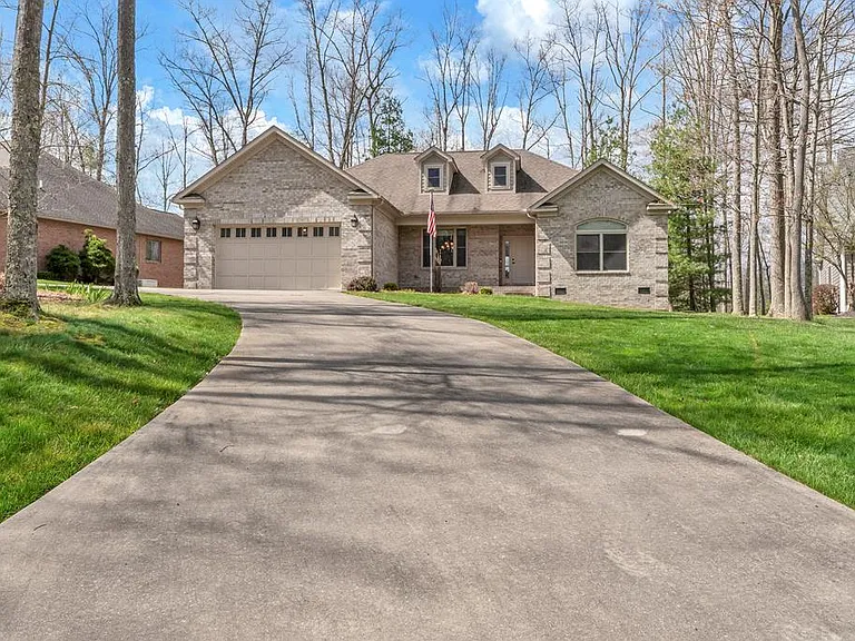 109 Fox Pen Way — Photo 1