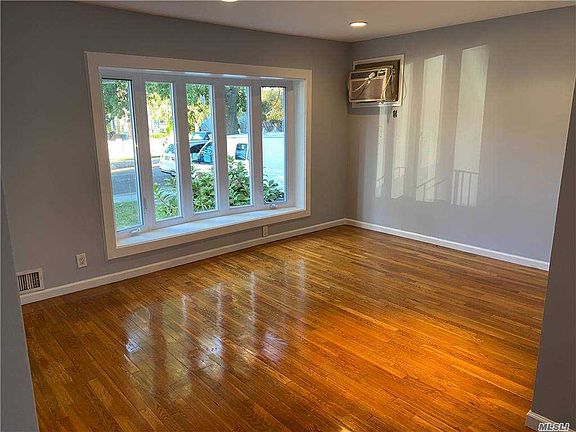 2nd image of 602 Georgia St